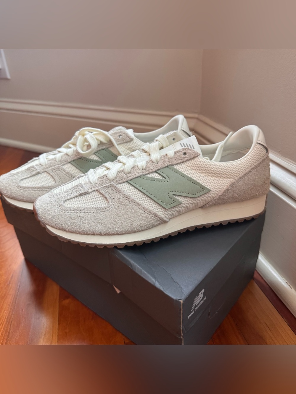 New Balance Women’s 471 Beige Green Runner Sneakers - SIZE 8 Womens/6.5 Unisex - Picture 2 of 11